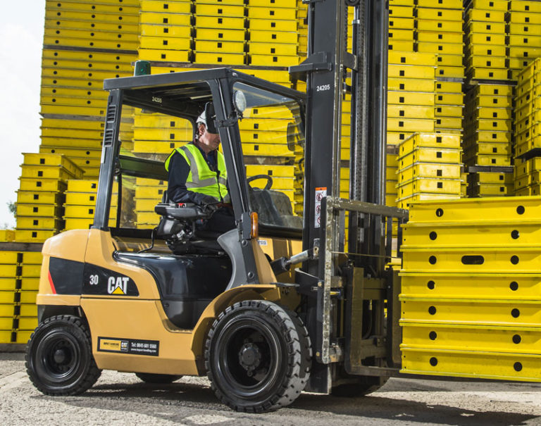 DIESEL COUNTERBALANCE CAT FORKLIFT TRUCKS
